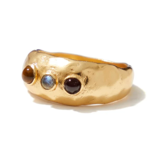 Bague de perles et pierres précieuses