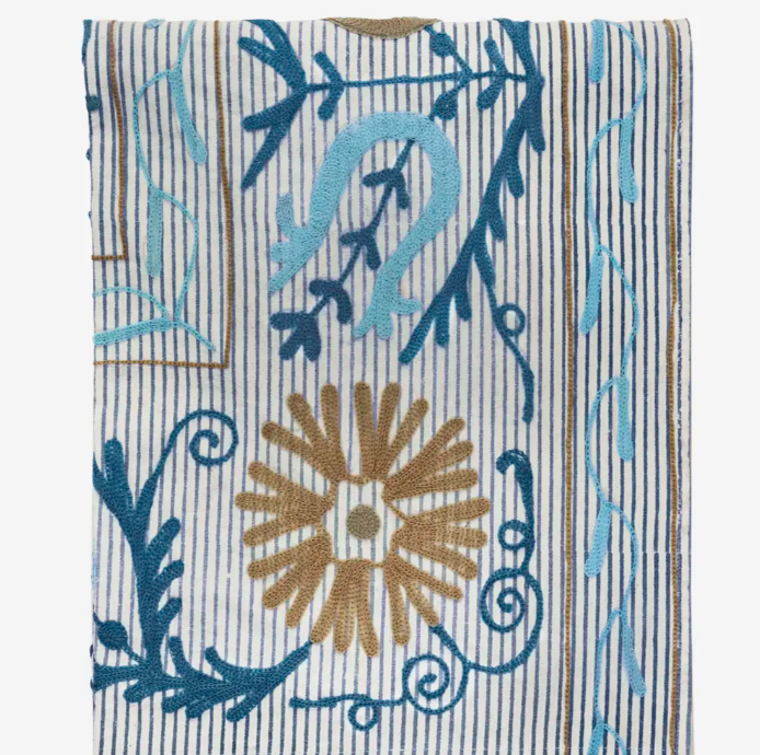 Couverture brodée