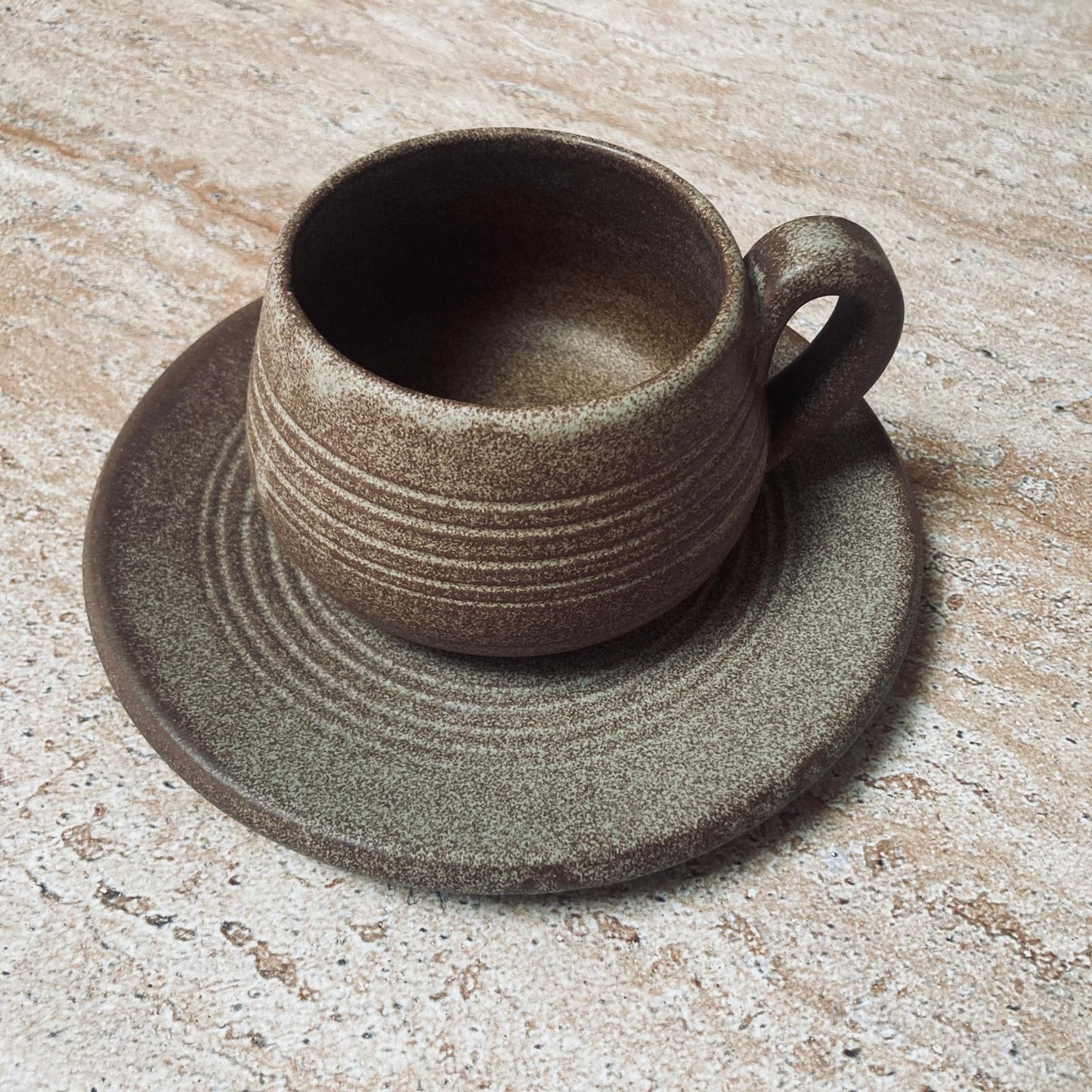 Tasse et sa coupelle en grès