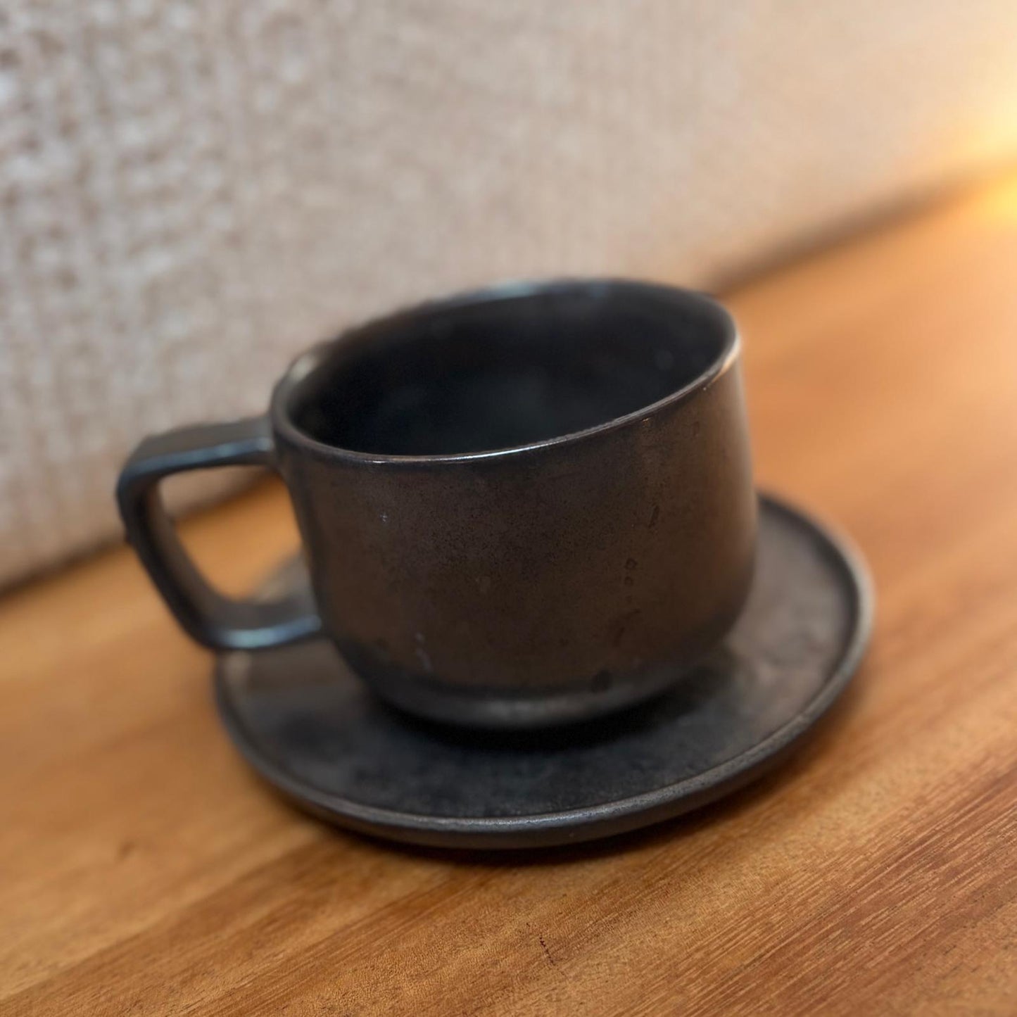 Les tasses à café dépareillées