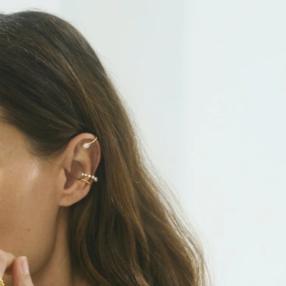 Le bijou d'oreille. Ear cuff
