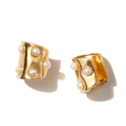 Le bijou d'oreille. Ear cuff