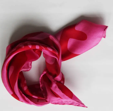 Foulard en soie fine 50x50
