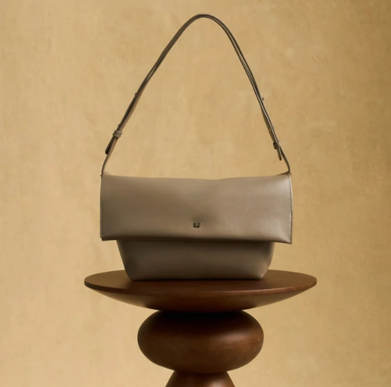Sac d'épaule satiné