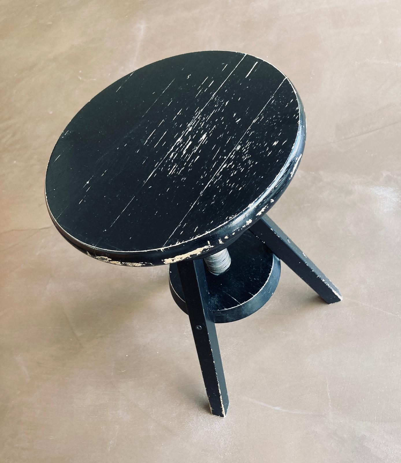 Tabouret en bois