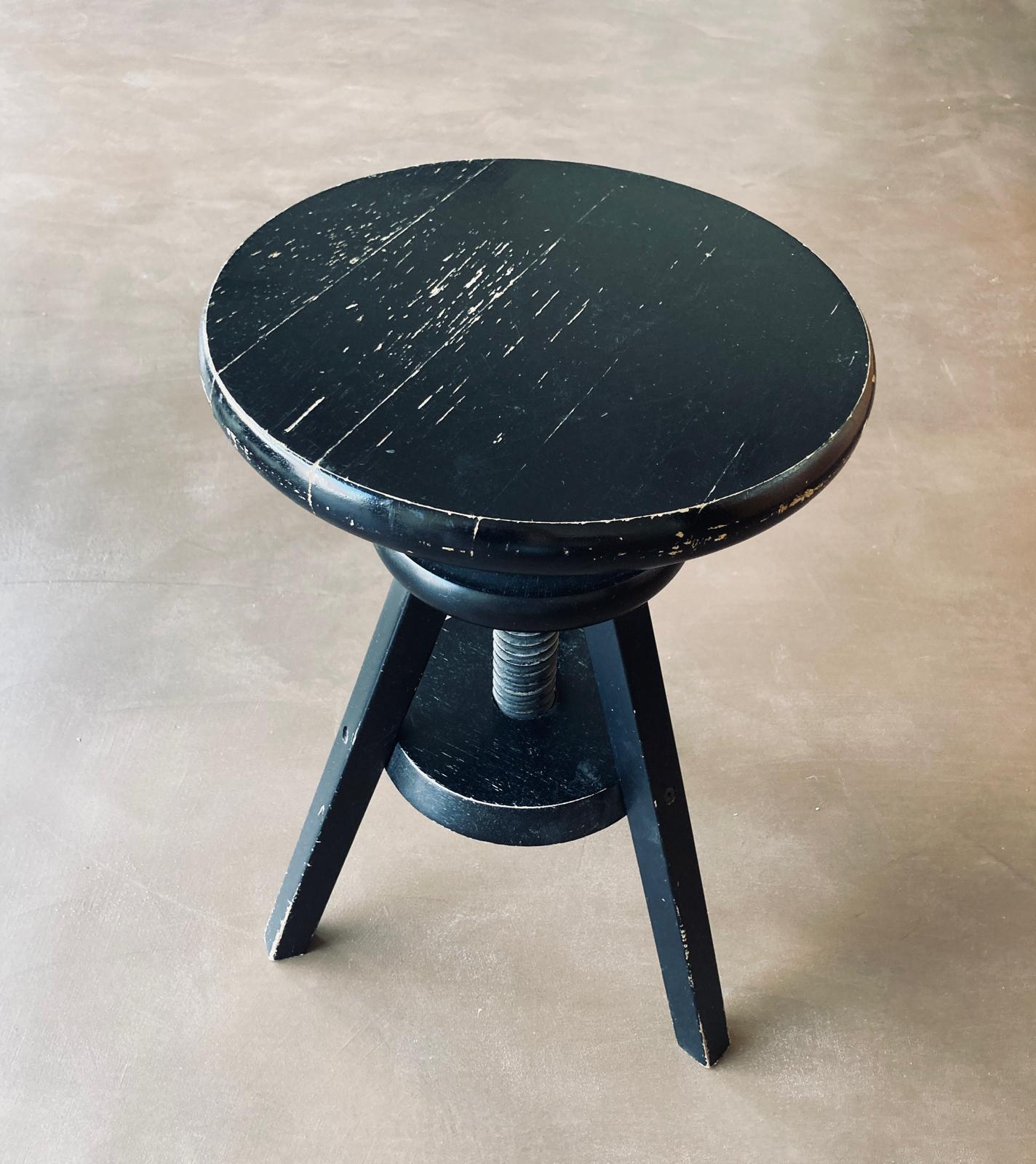 Tabouret en bois