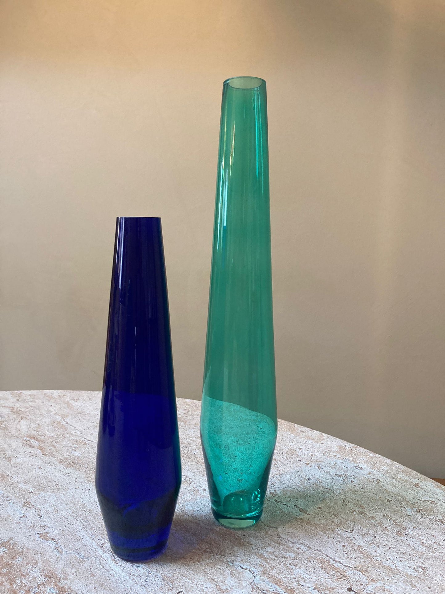 Duo de vases flutés