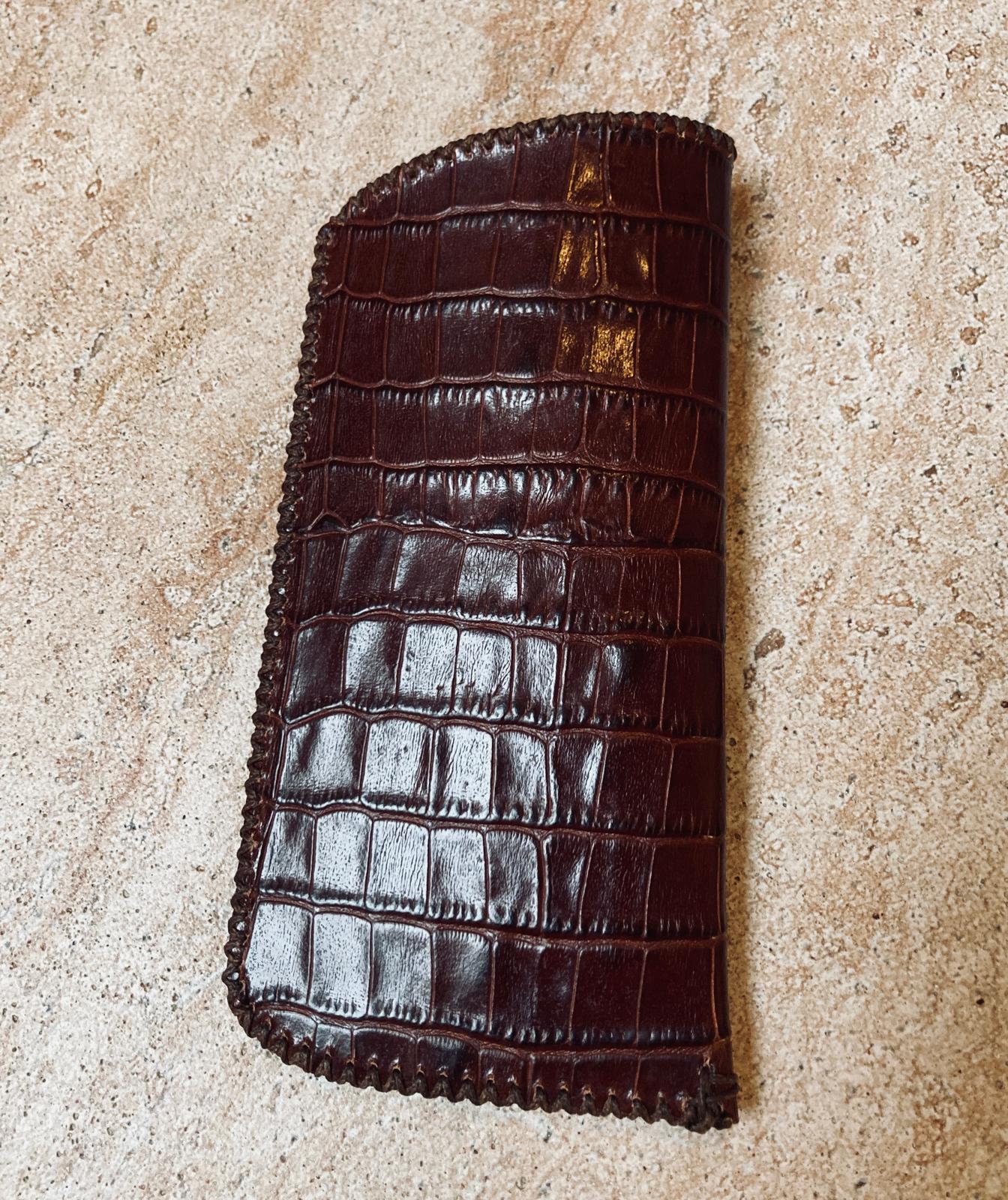 Pochette à lunette en cuir