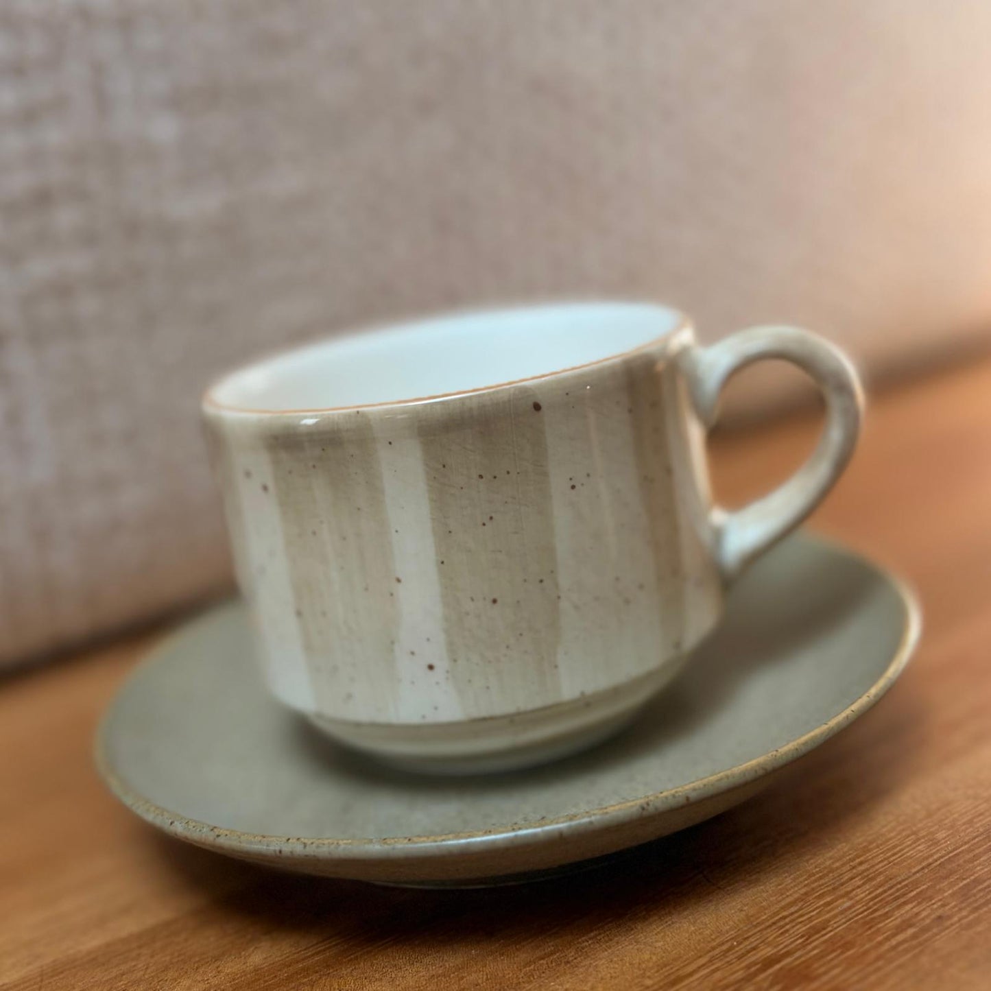 Les tasses à café dépareillées