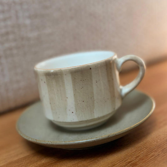 Les tasses à café dépareillées