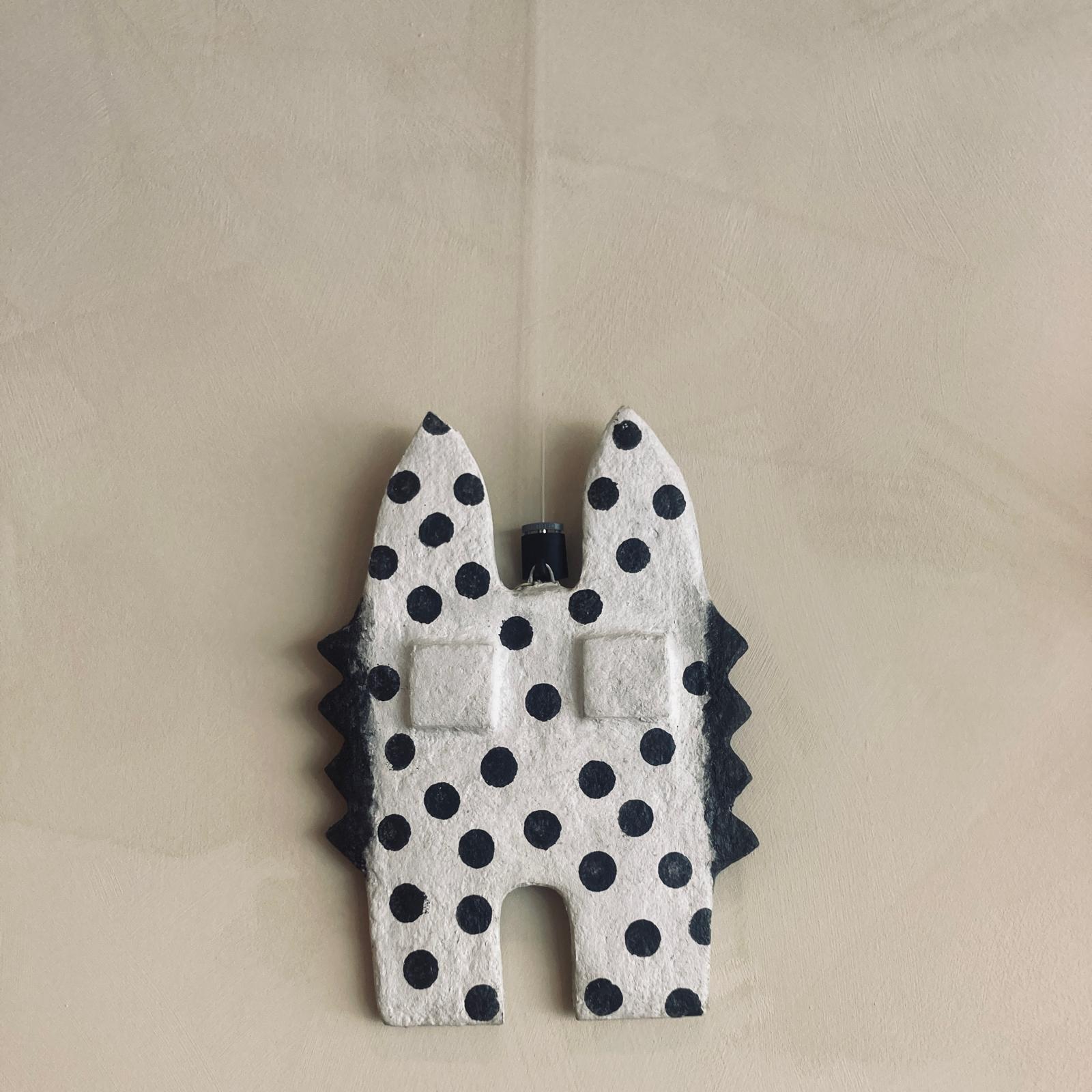 Masque artisanal en papier mâché écologique fabriqué à la main au Eswatini par Studio Matongé